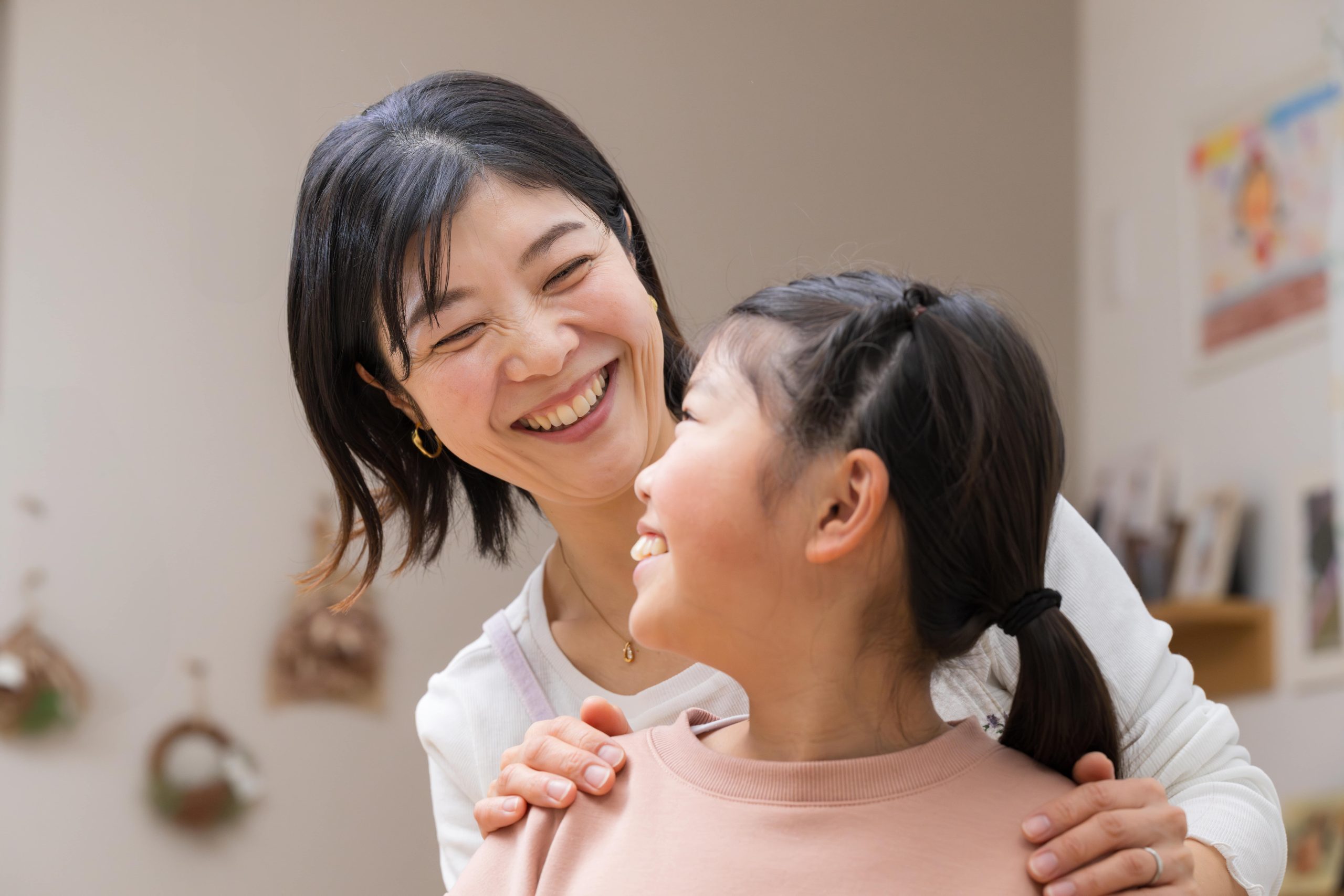 「褒めるのが苦手」なあなたへ──伸ばし上手な親がやっている声かけの心得